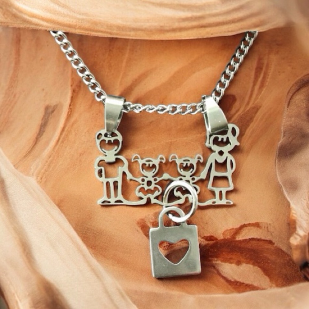 🆕 Family of Four Pendant Necklace Stainless Steel